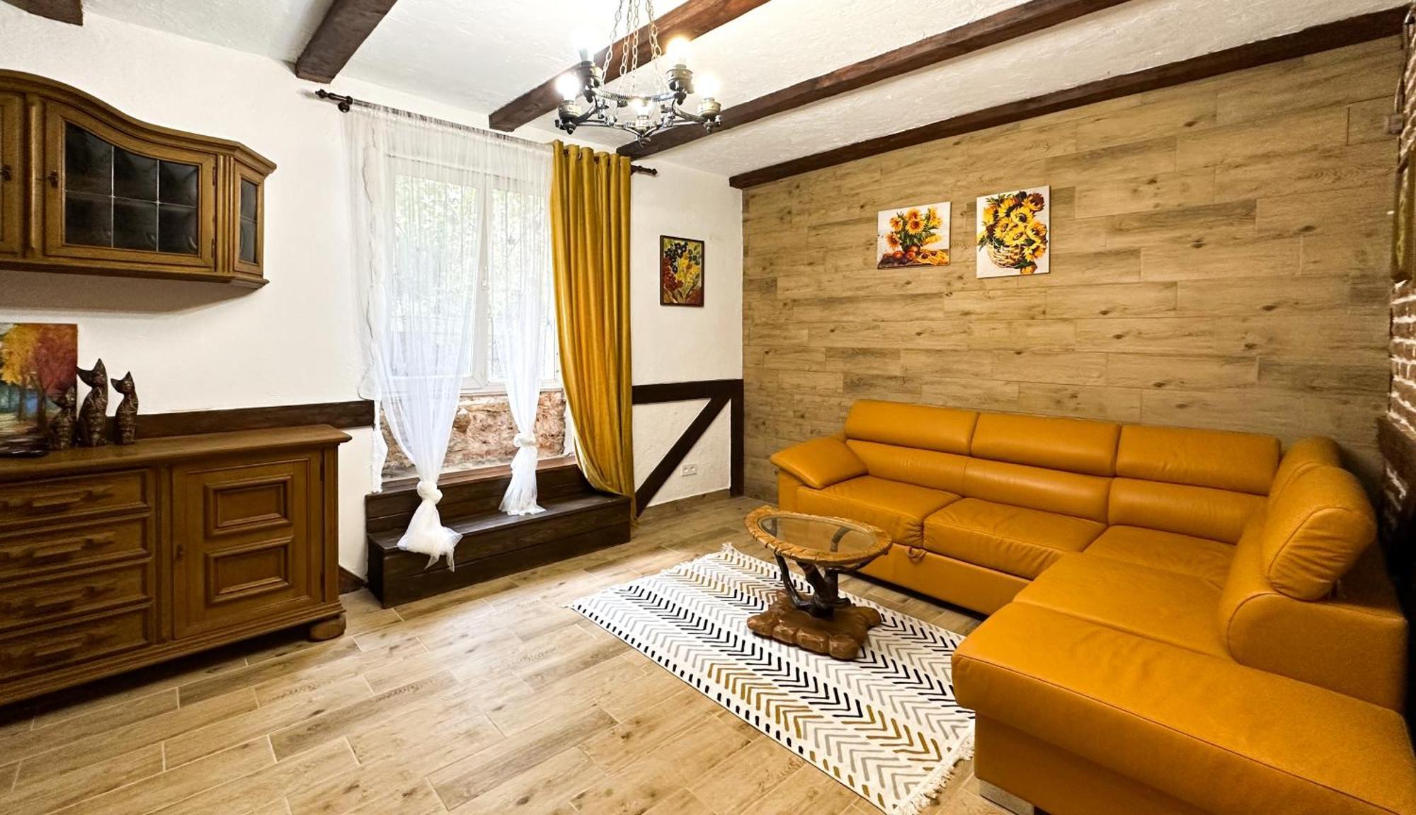 Cozy Apartments In The City Centre Lviv Bagian luar foto