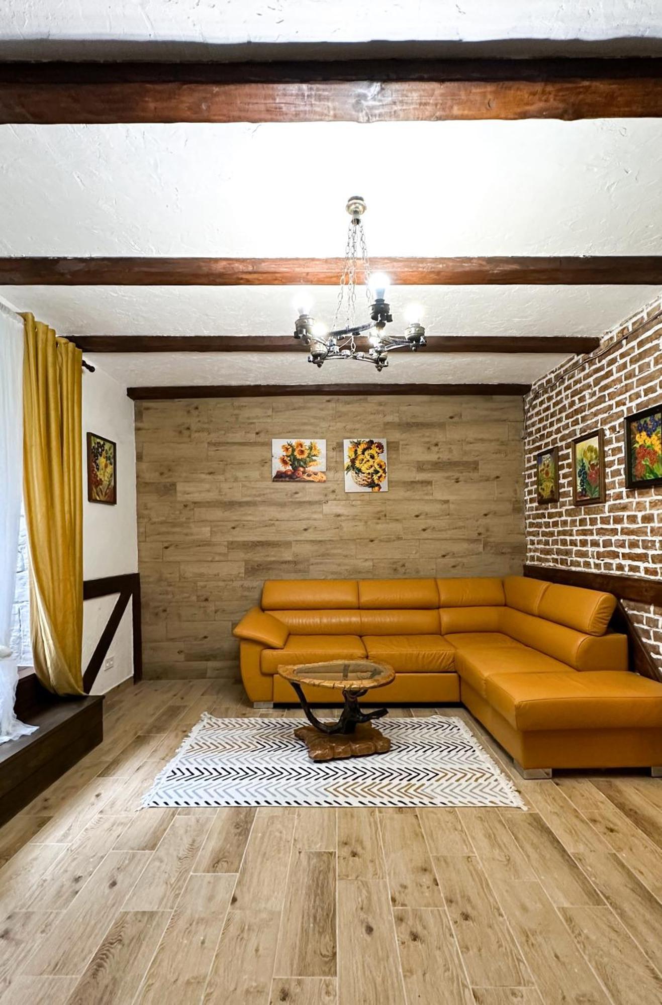 Cozy Apartments In The City Centre Lviv Bagian luar foto