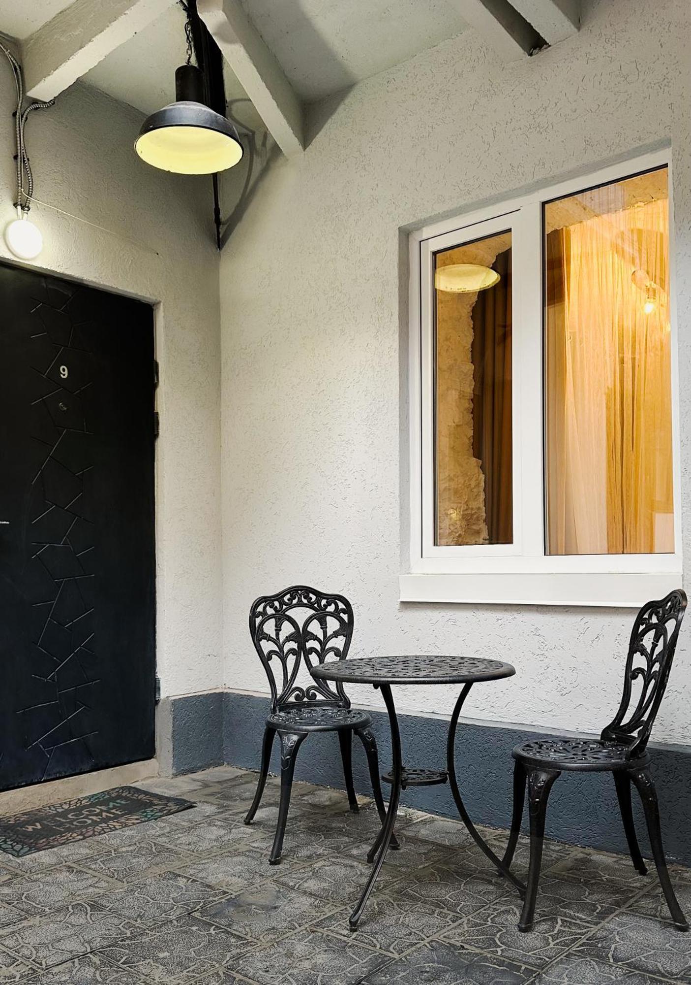 Cozy Apartments In The City Centre Lviv Bagian luar foto