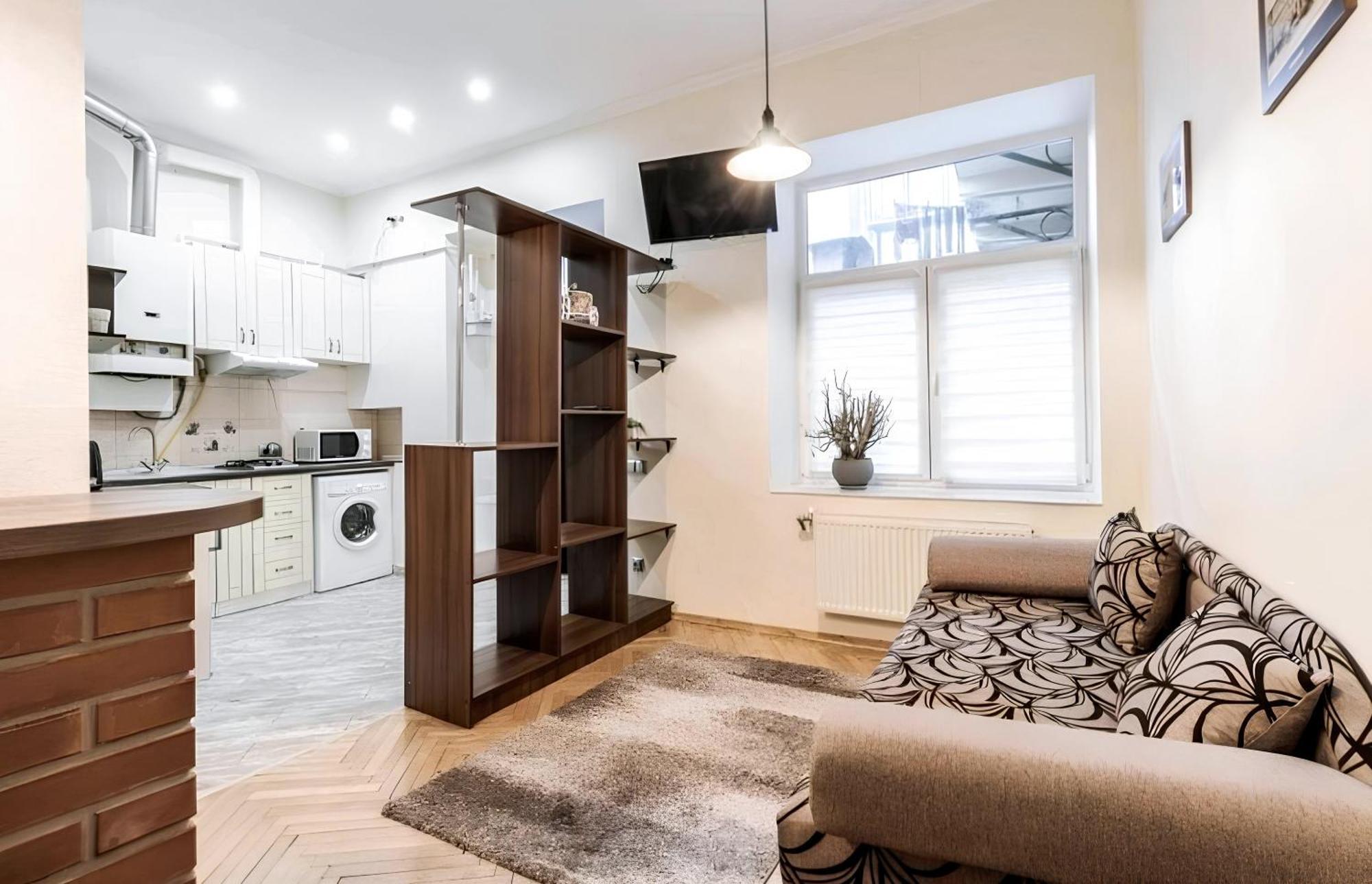 Cozy Apartments In The City Centre Lviv Bagian luar foto